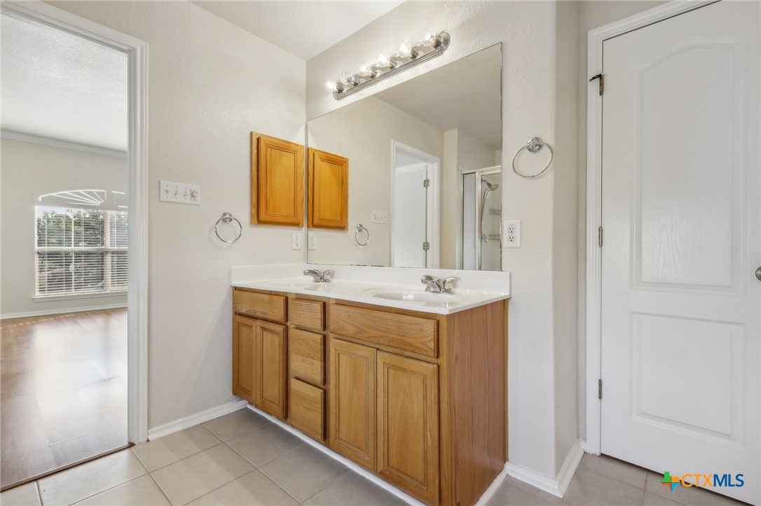 2430 Dove Crossing Drive Property Photo 18