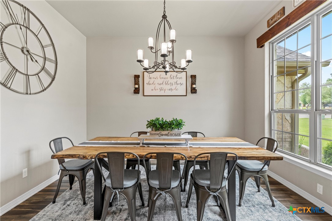 6 Salta Court Property Photo 8