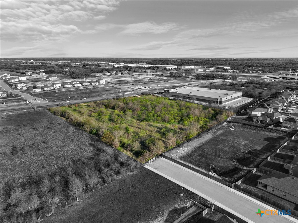 1820 S Loop 121 Property Photo 7