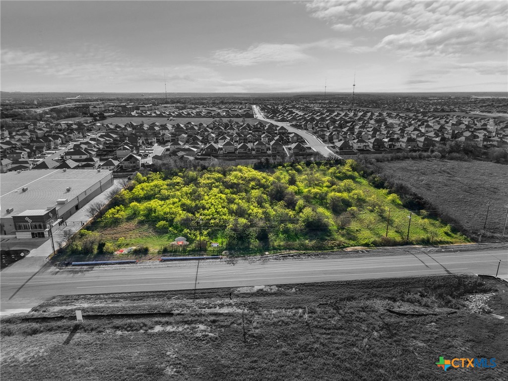 1820 S Loop 121 Property Photo 9