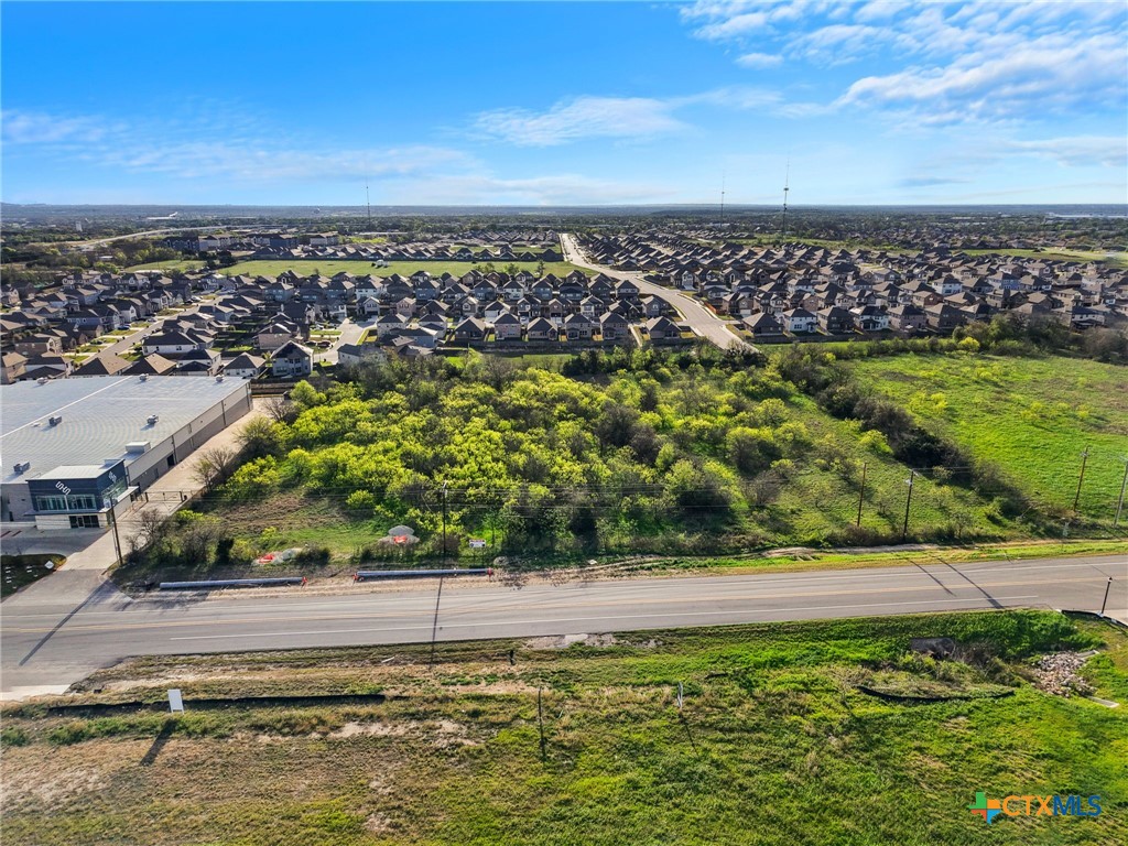 1820 S Loop 121 Property Photo 10