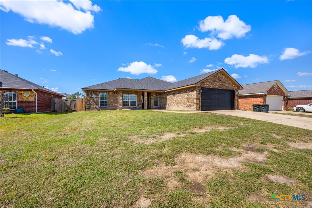 3704 Dewitt County Court Property Photo 2