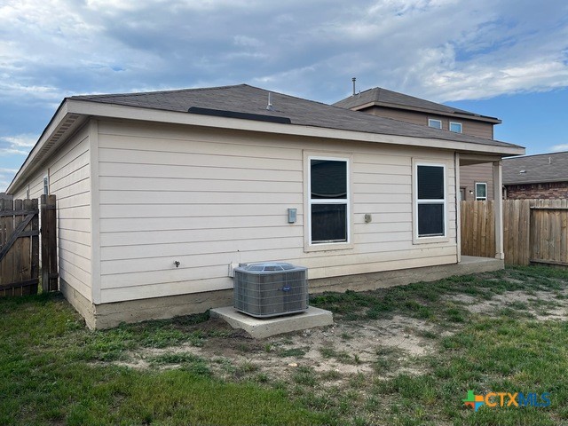 1421 Breanna Lane Property Photo 7