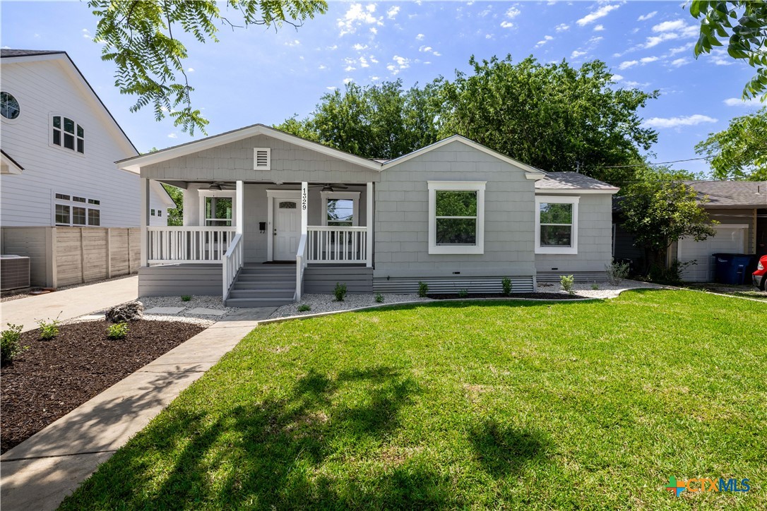 1329 Lee Street Property Photo 1