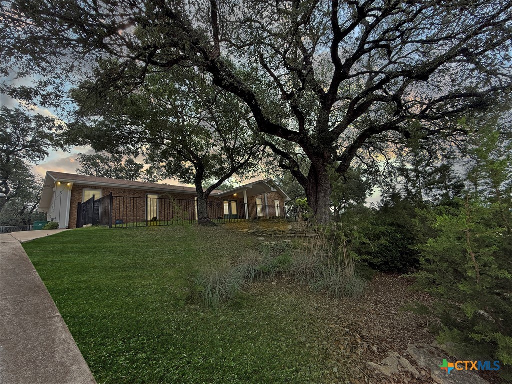2237 Apache Drive Property Photo 4
