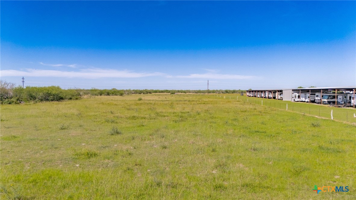 1610 Zac Lentz Parkway Property Photo 2