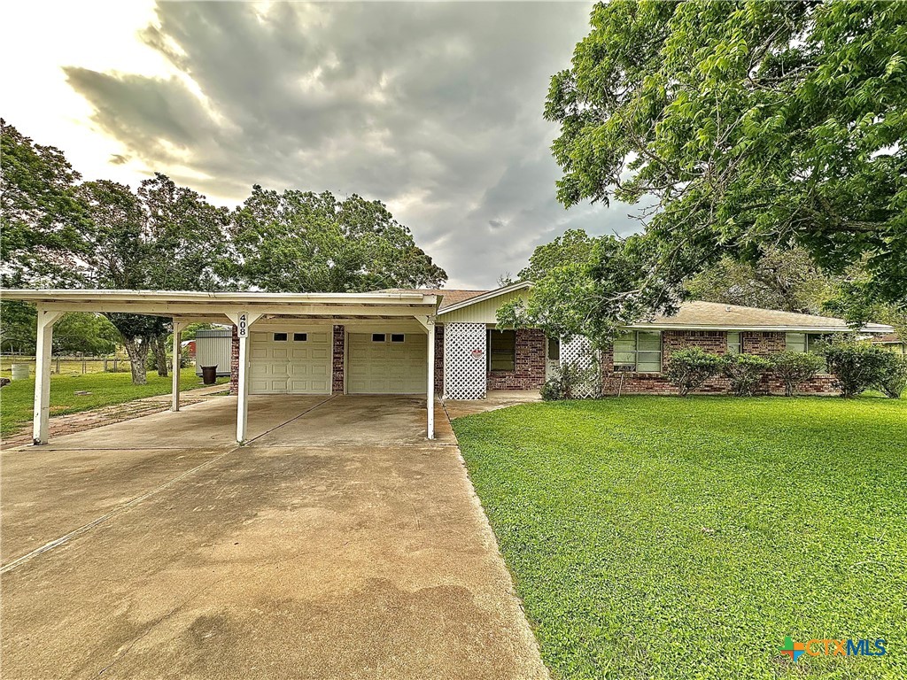 408 E King Property Photo 2