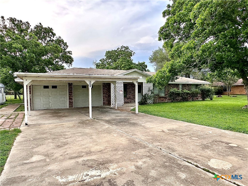 408 E King Property Photo 4