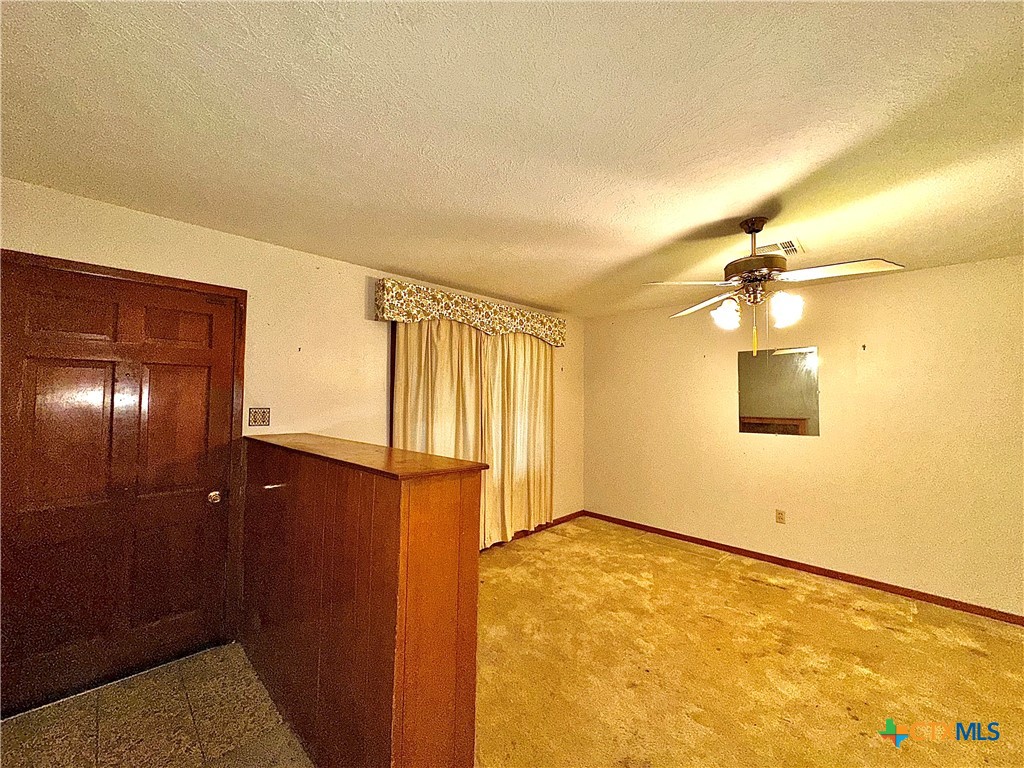 408 E King Property Photo 5