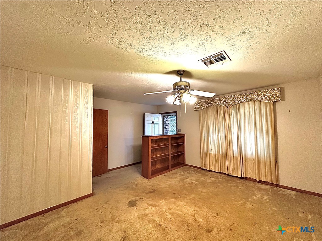 408 E King Property Photo 6