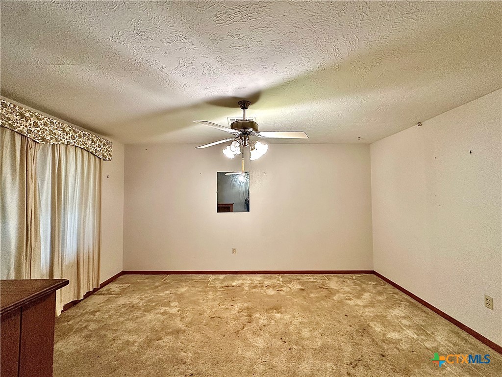408 E King Property Photo 7