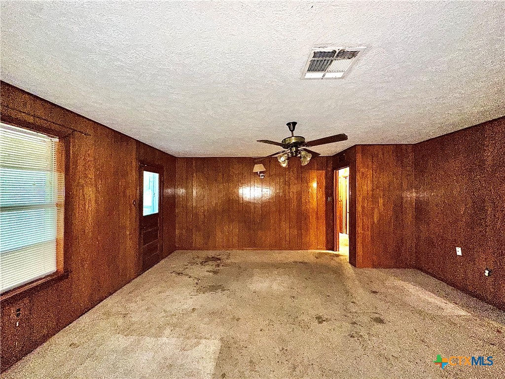 408 E King Property Photo 10