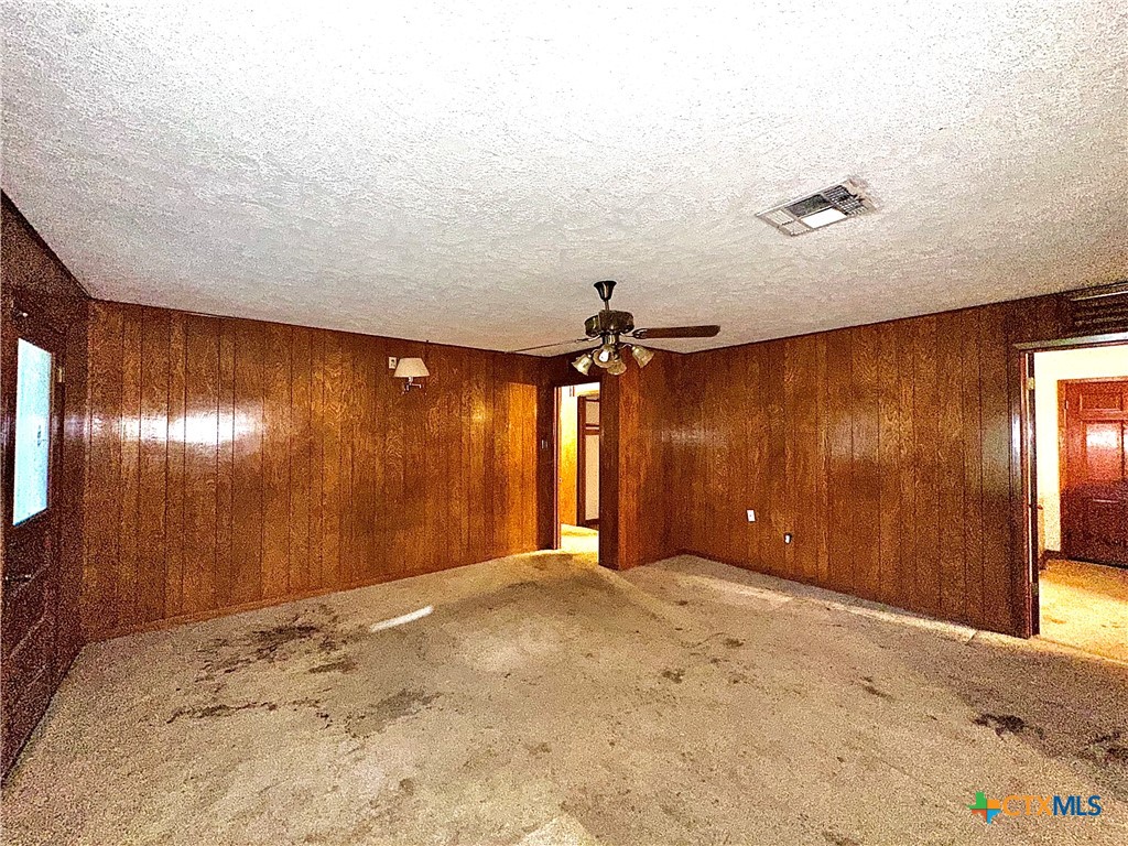 408 E King Property Photo 11