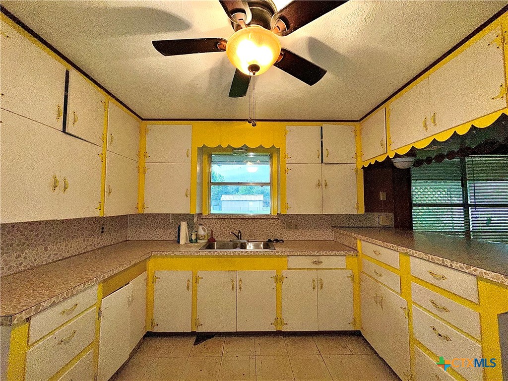 408 E King Property Photo 16