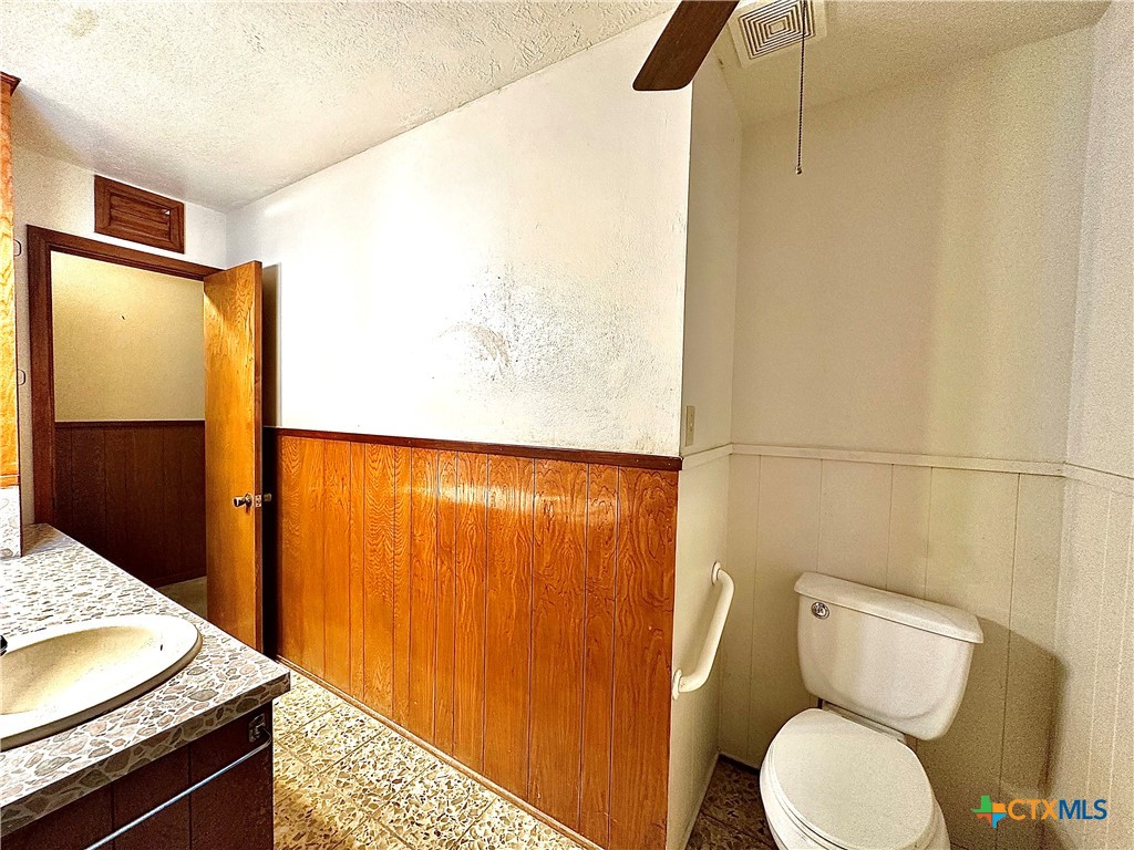 408 E King Property Photo 28