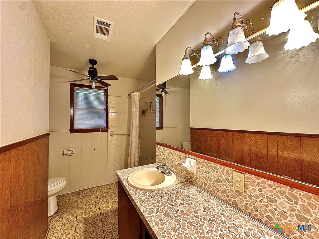 408 E King Property Photo 31