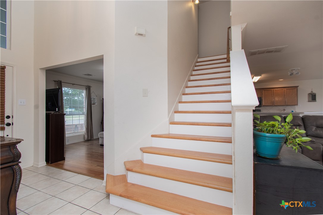 2409 Eppinette Drive Property Photo 3