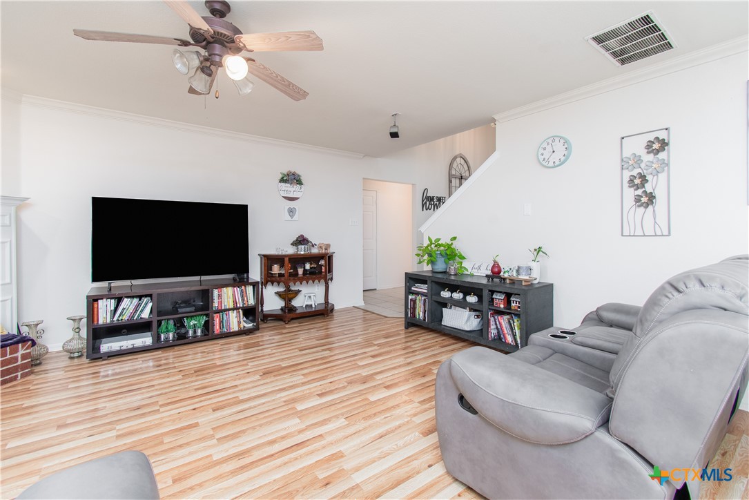 2409 Eppinette Drive Property Photo 5