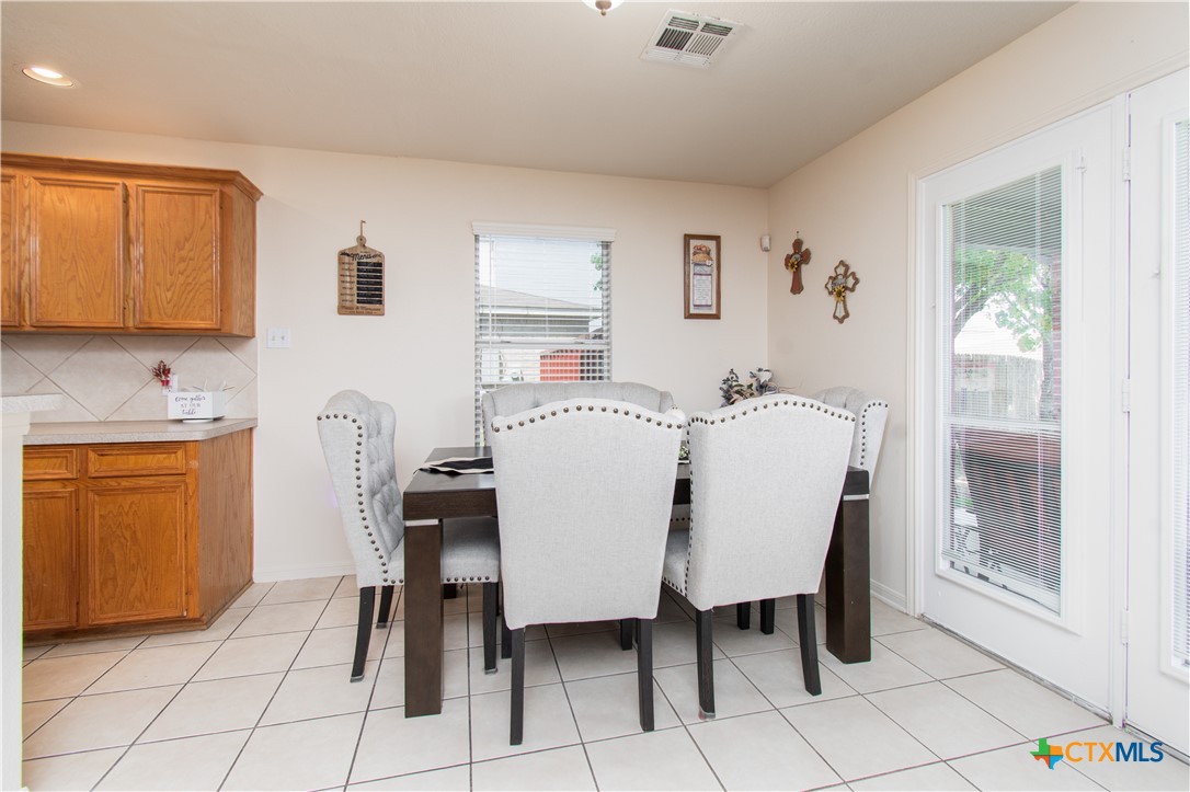 2409 Eppinette Drive Property Photo 10