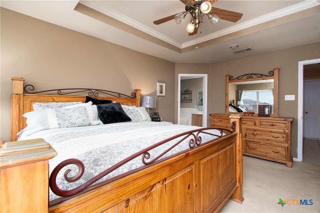 2409 Eppinette Drive Property Photo 12