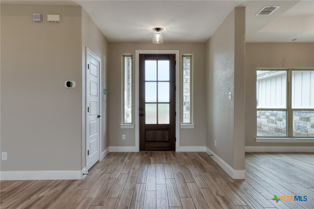 109 Wild Persimmon Trail Property Photo 9
