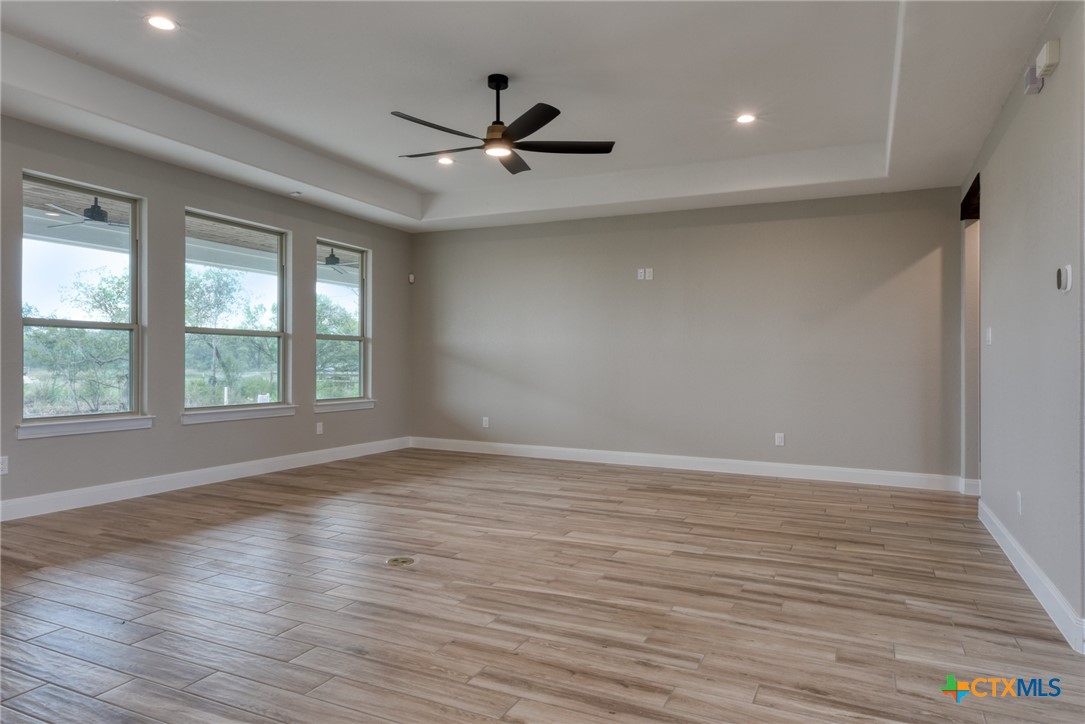 109 Wild Persimmon Trail Property Photo 11