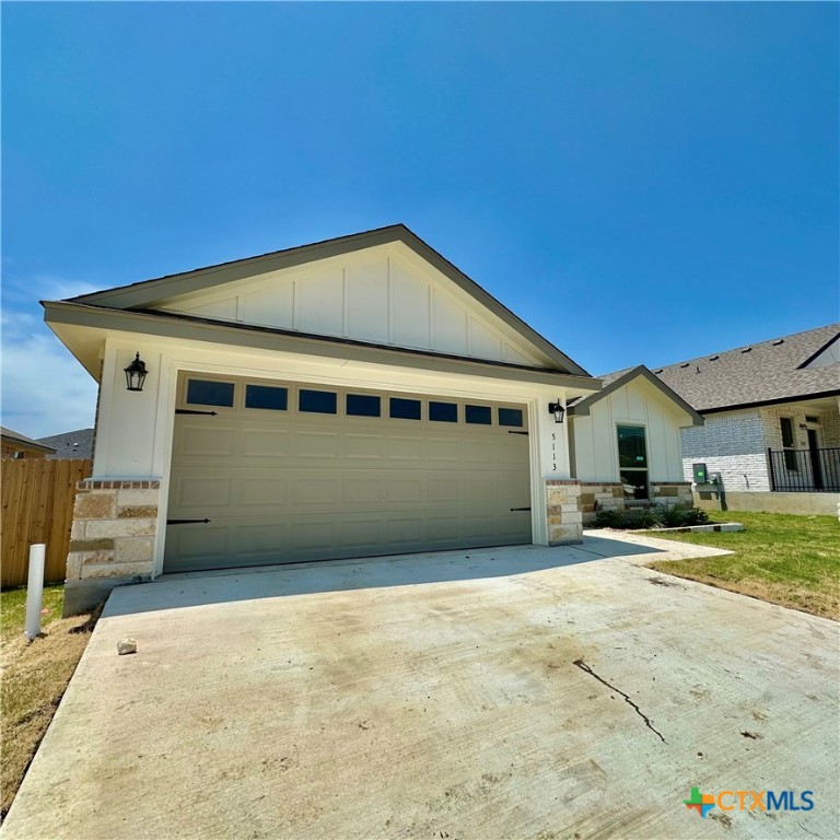 5113 Rose Petal Court Property Photo 2