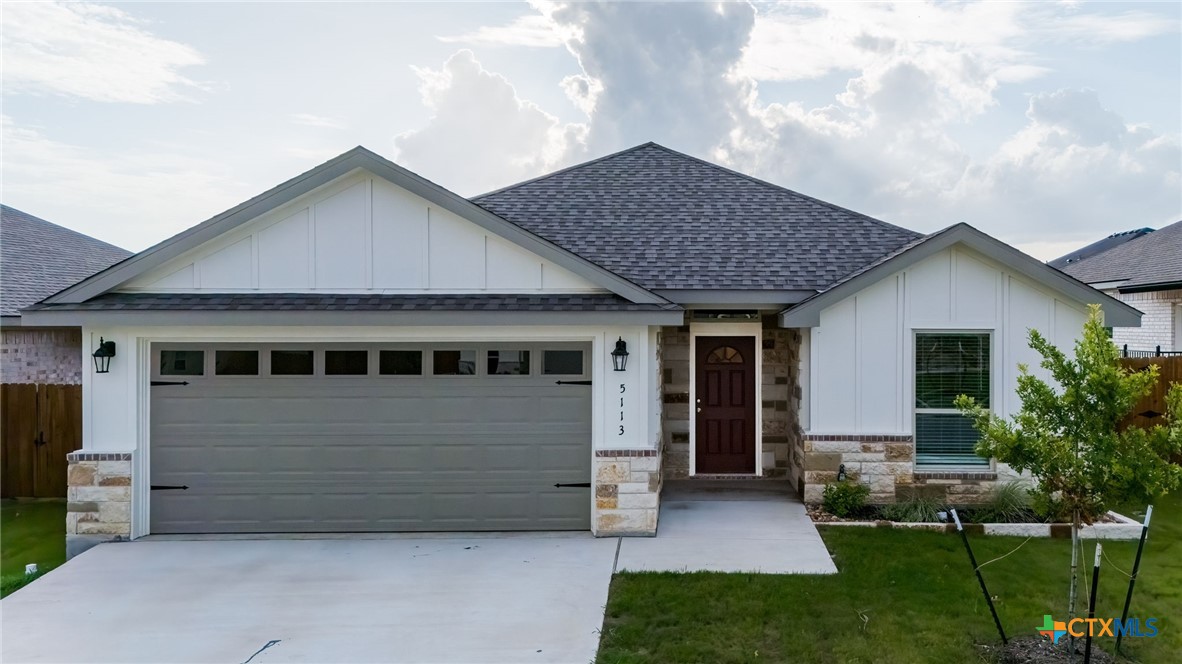 5113 Rose Petal Court Property Photo 2