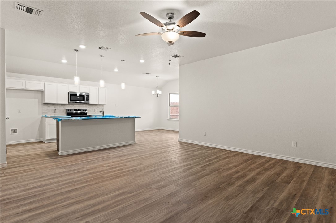 5113 Rose Petal Court Property Photo 4