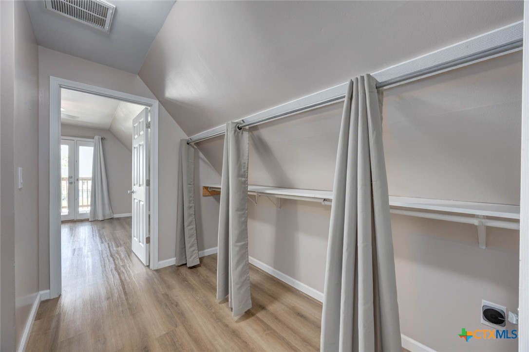 521 Woodhaven Drive Property Photo 25