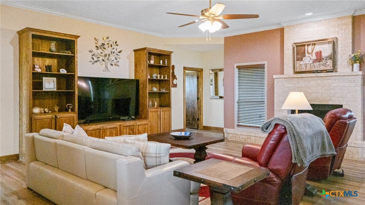 211 Dewberry Lane Property Photo 8