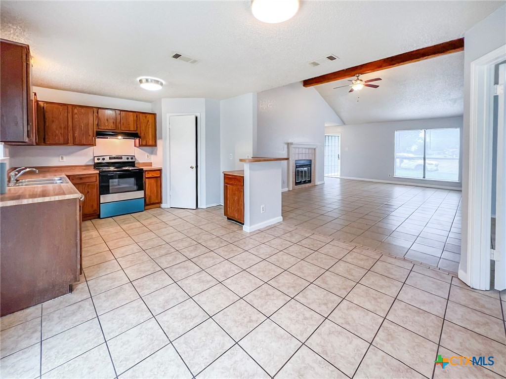 2408 Kirk Circle Property Photo 5