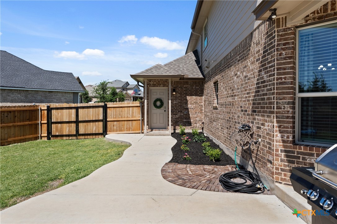 8602 Hidden Oaks Drive Property Photo 41