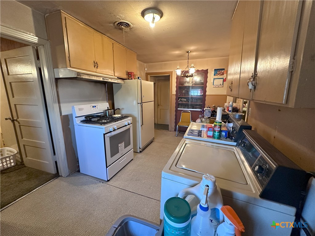 1014 Parmer Avenue Property Photo 7