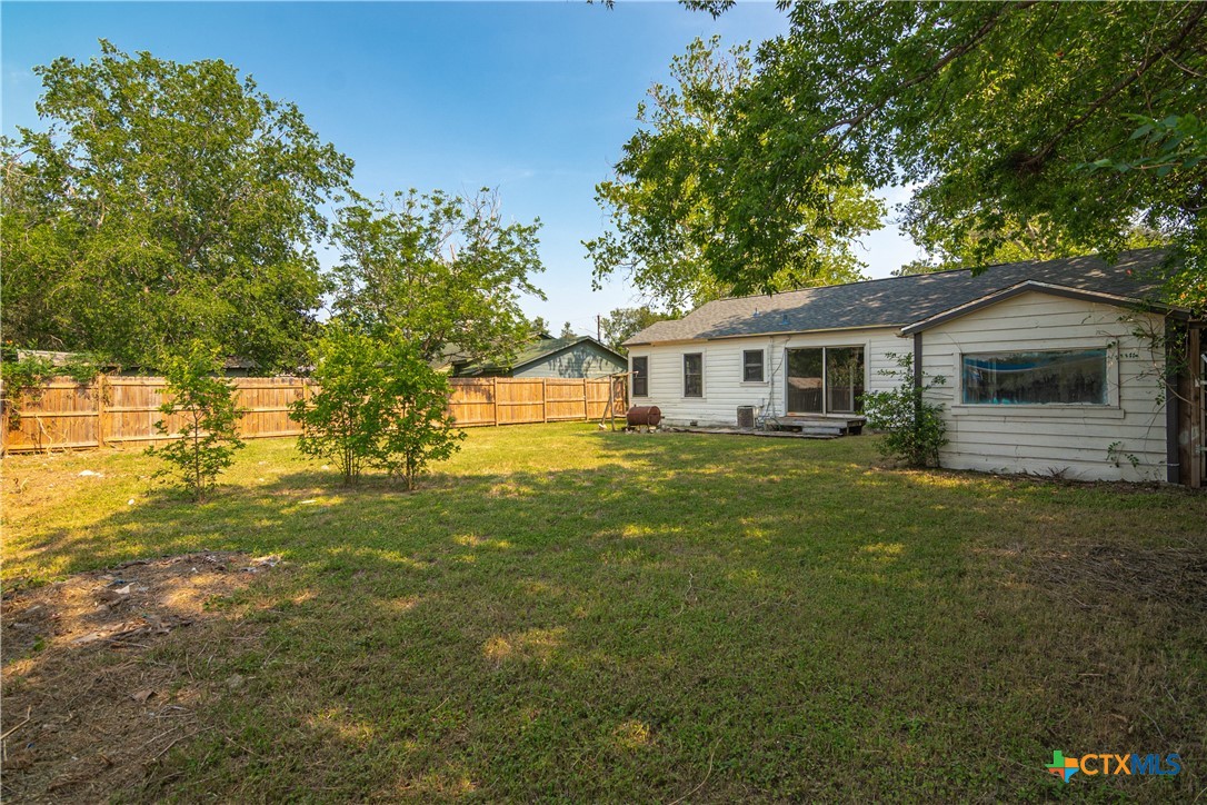 702 Baker Property Photo 7