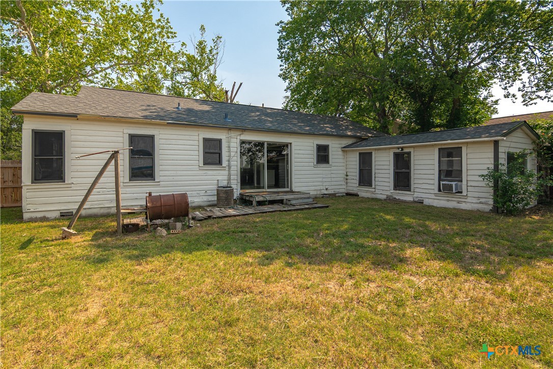 702 Baker Property Photo 8