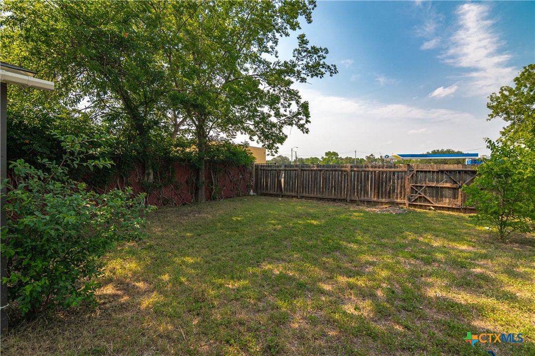 702 Baker Property Photo 9