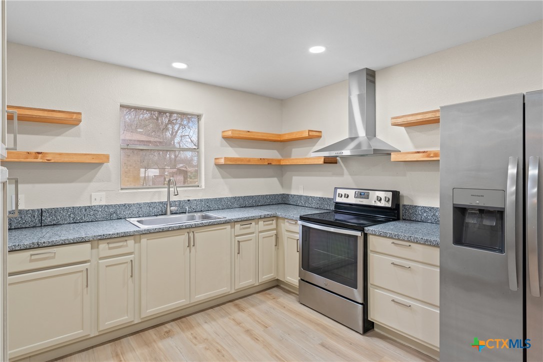 2225 Herrington Street Property Photo 11