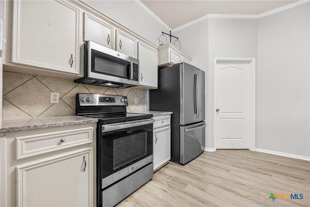 3705 Armstrong County Court Property Photo 6
