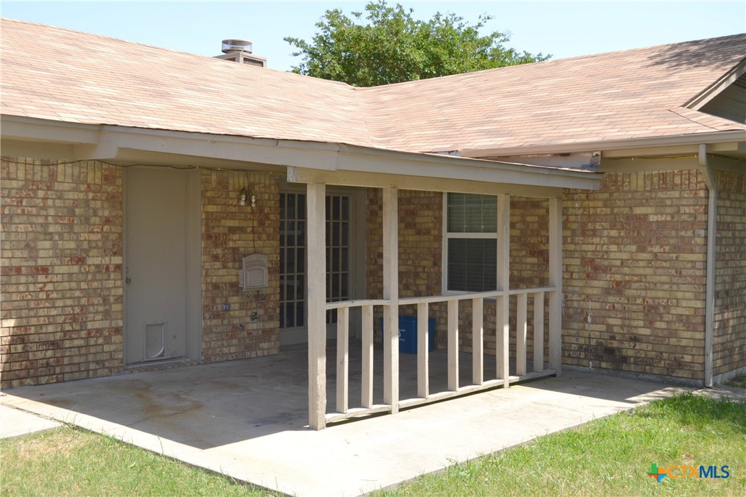 2401 Ridglea Court Property Photo 10