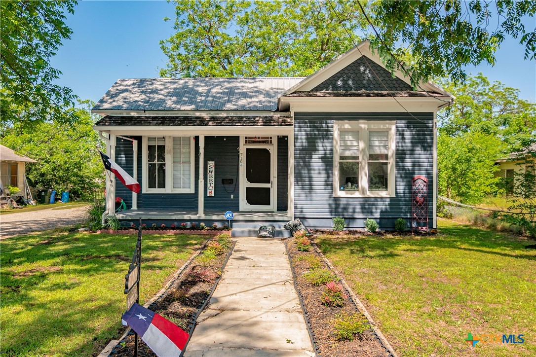 710 N Bowie Street Property Photo 1