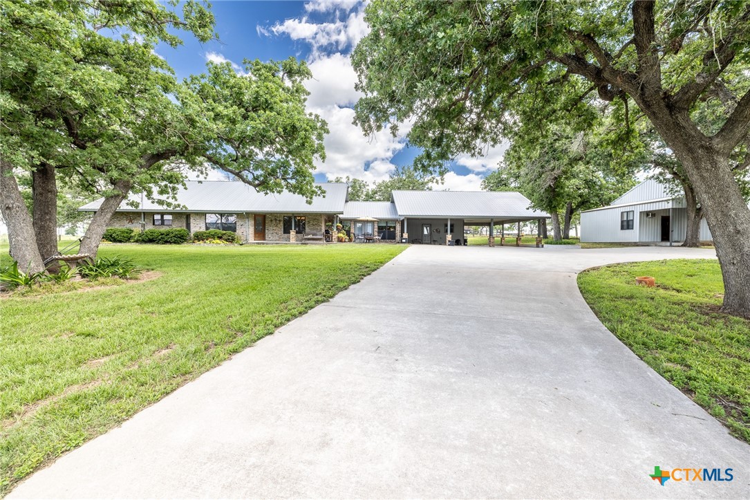 6589 State Highway 304 Property Photo 1