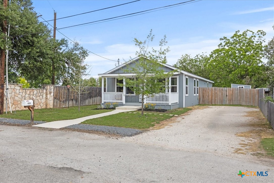 458 Seele Street Property Photo 1