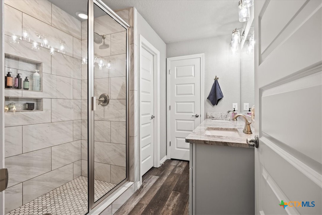 458 Seele Street Property Photo 13