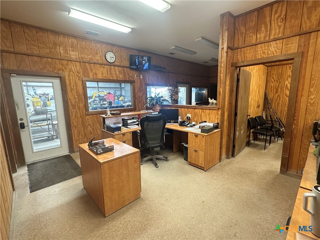 1426 Slaughter House Road Property Photo 4