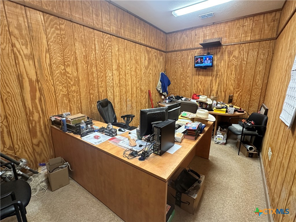 1426 Slaughter House Road Property Photo 5