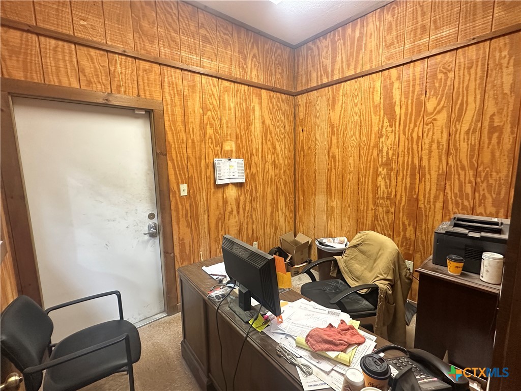 1426 Slaughter House Road Property Photo 9