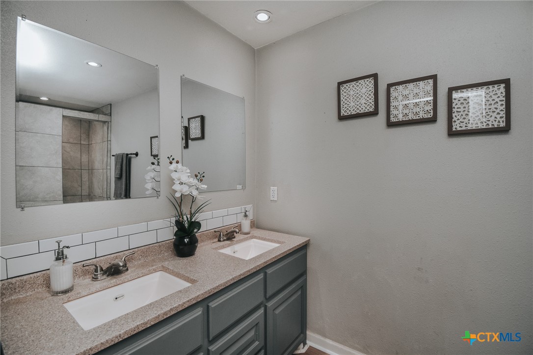 200 Weitz Road Property Photo 19