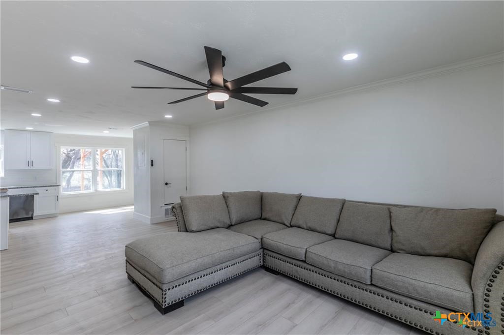 3655 Brenda Lane Property Photo 4