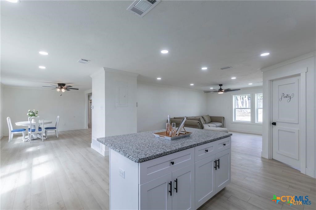 3655 Brenda Lane Property Photo 7